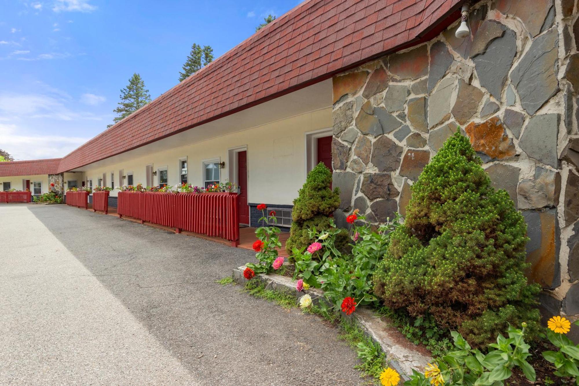 Blue Spruce Inn & Suites Valatie Dış mekan fotoğraf