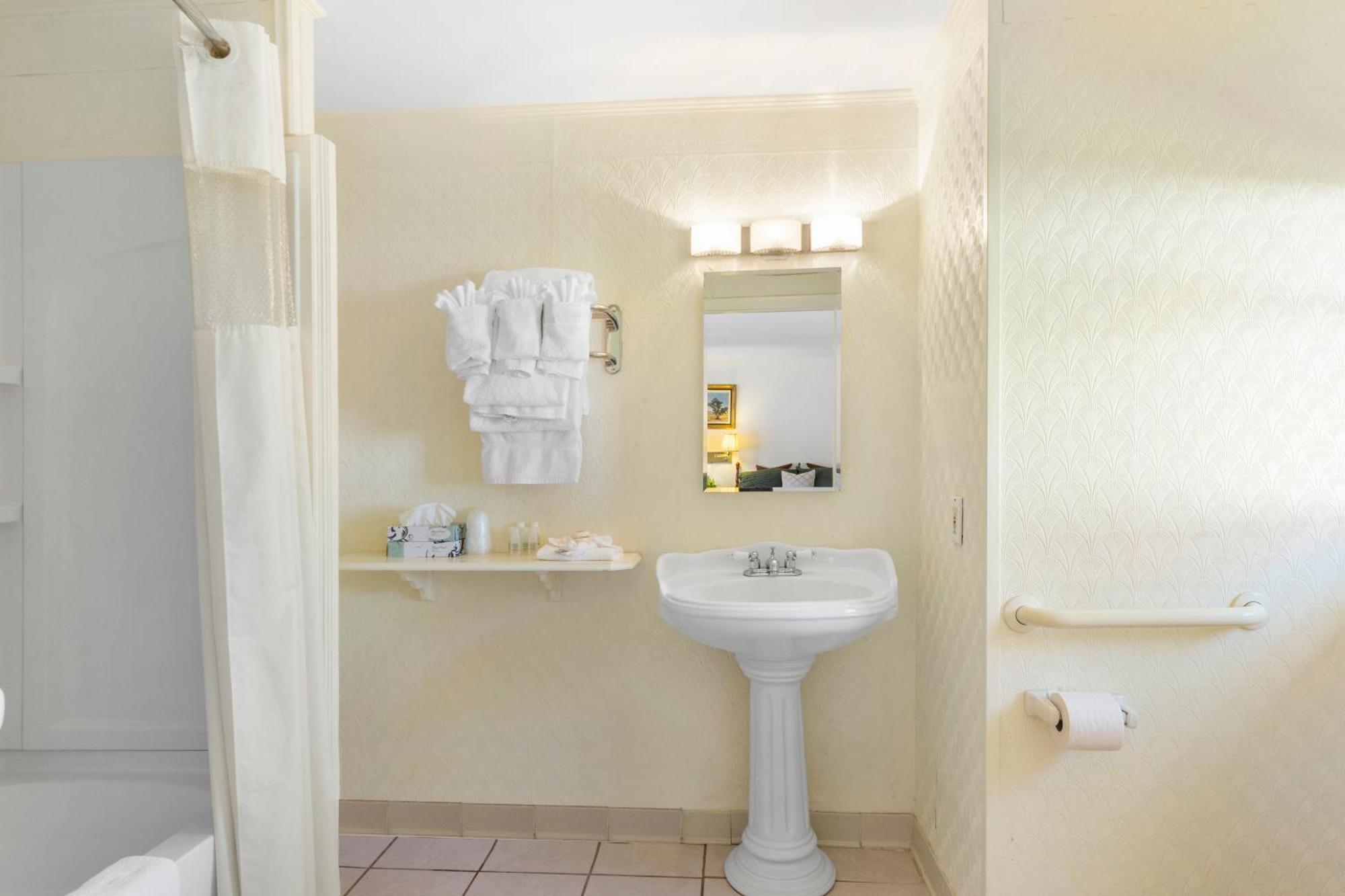 Blue Spruce Inn & Suites Valatie Dış mekan fotoğraf