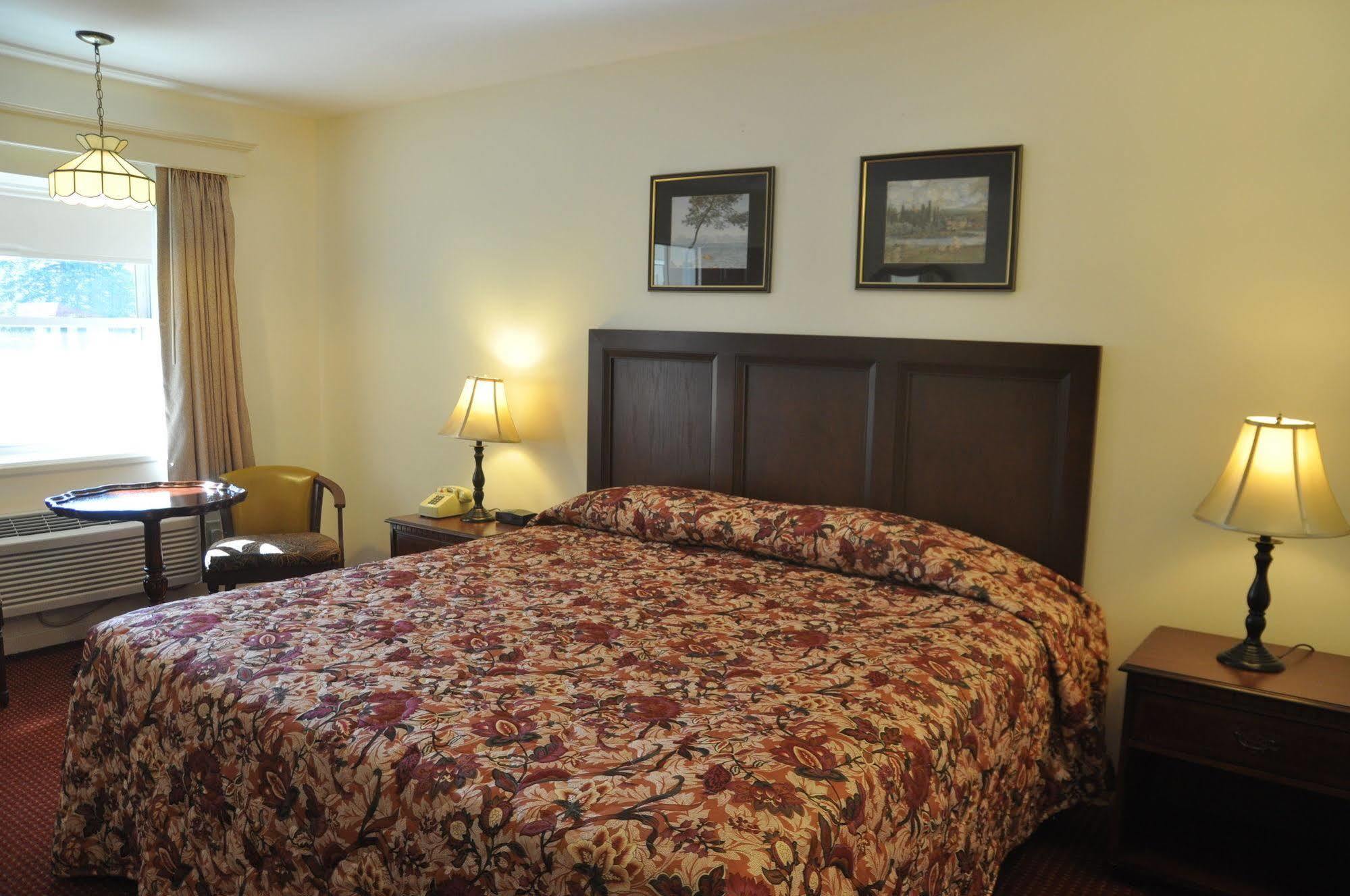 Blue Spruce Inn & Suites Valatie Dış mekan fotoğraf
